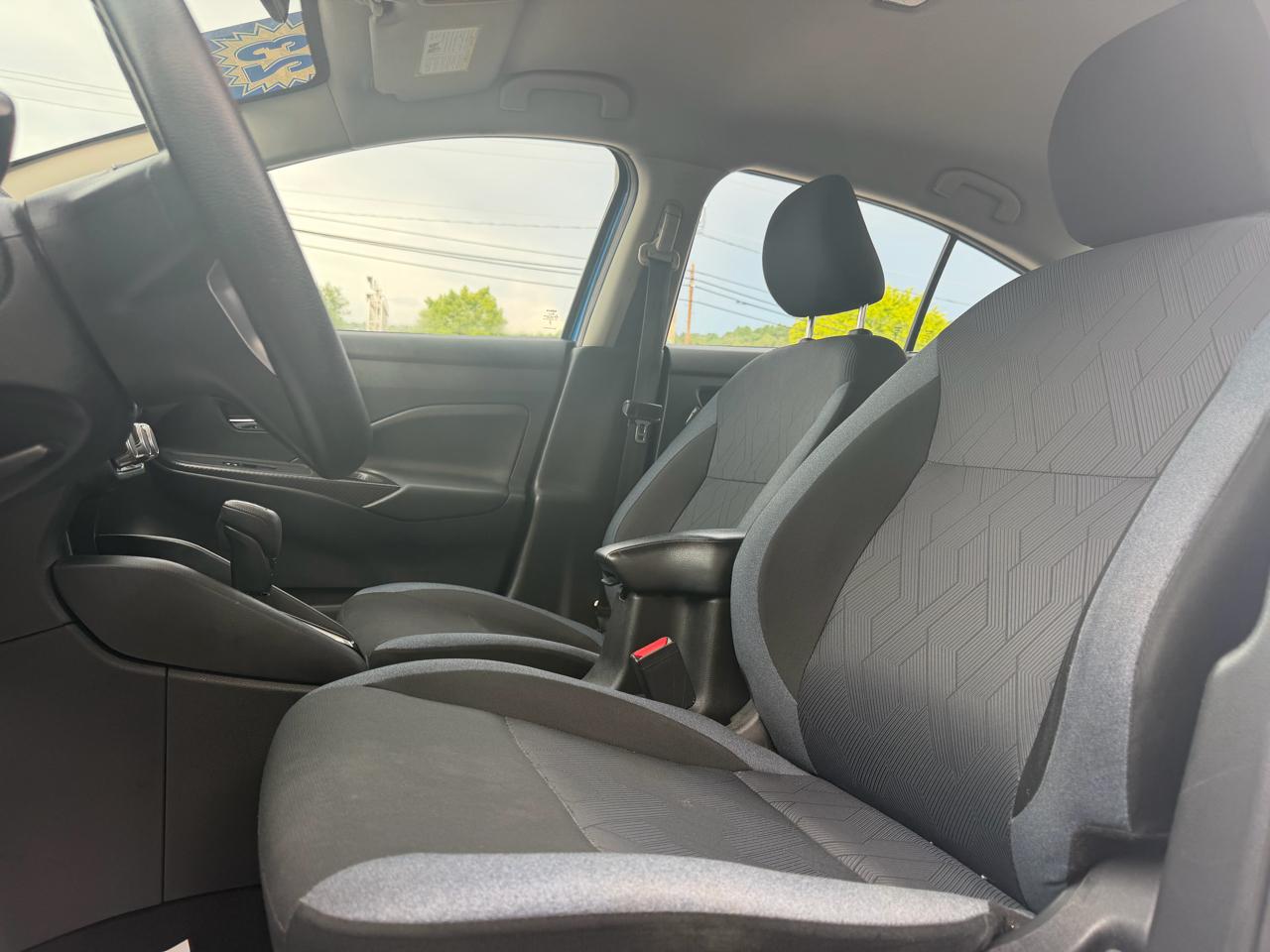 Nissan Versa SV CVT 2023
