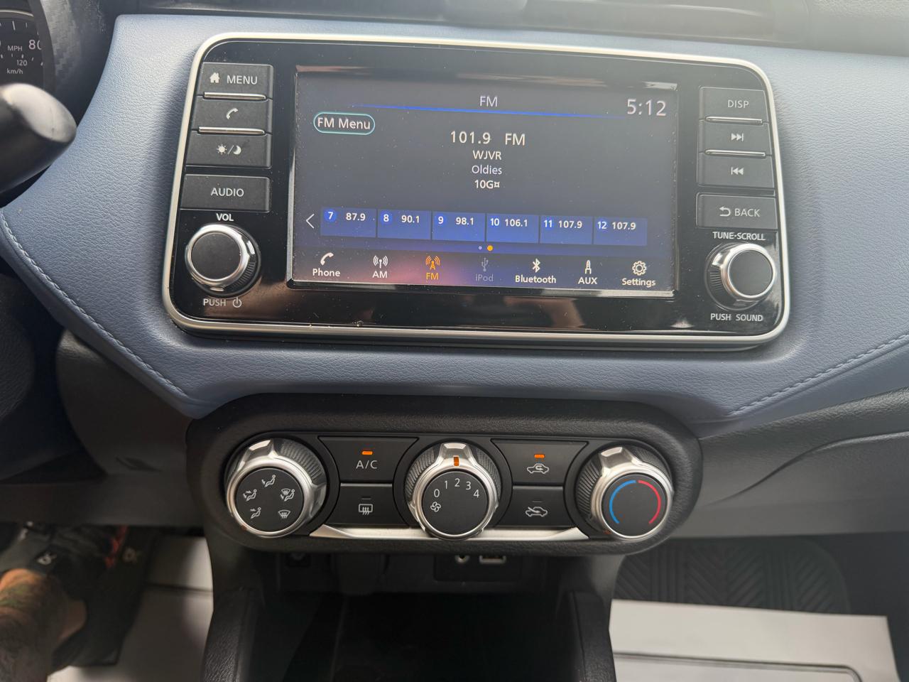 Nissan Versa SV CVT 2023