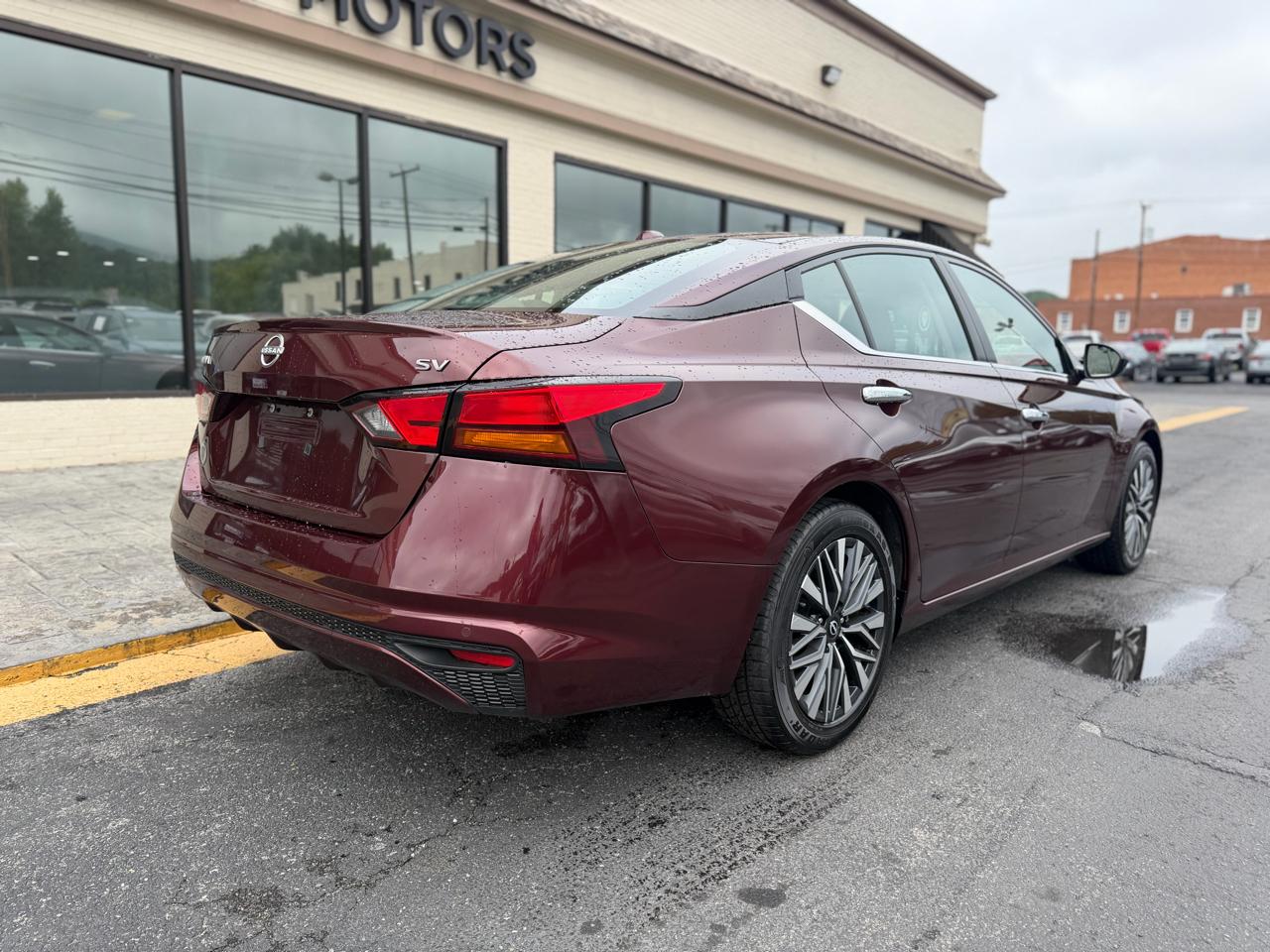 Nissan Altima 2.5 SV Sedan 2024