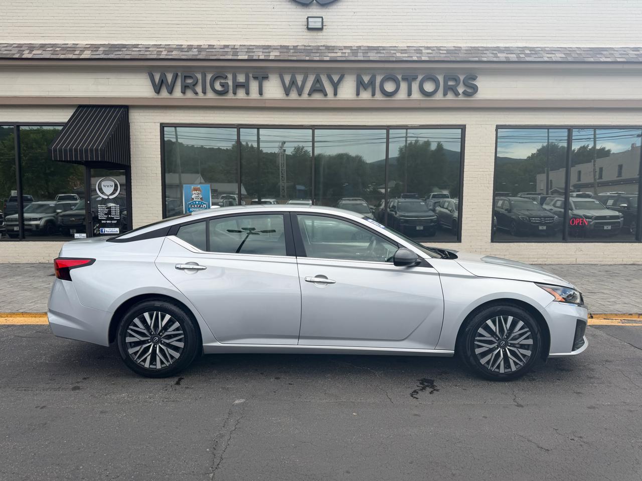 Nissan Altima 2.5 SV Sedan 2024