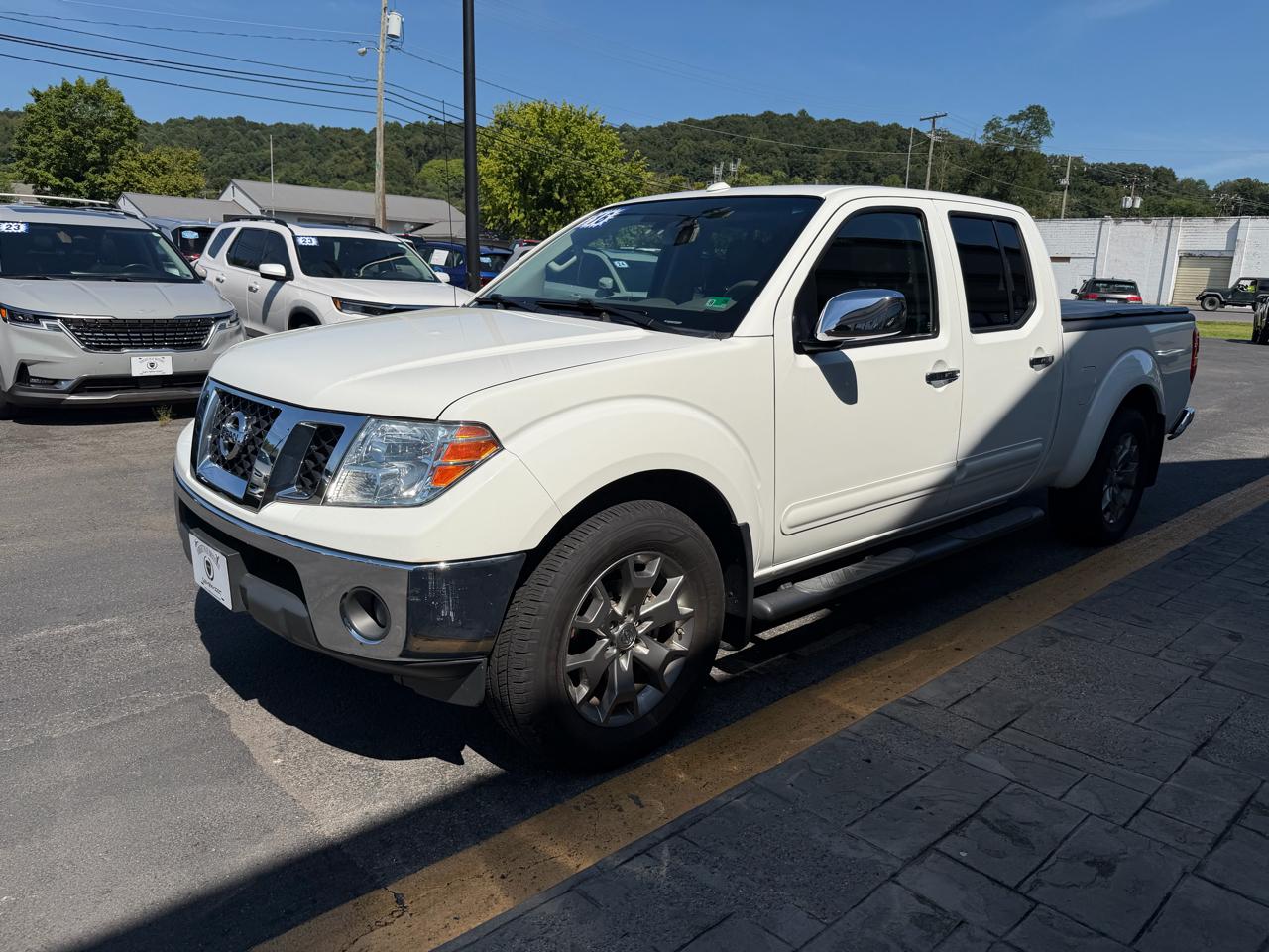 Nissan Frontier 4WD Crew Cab LWB Auto SL 2016