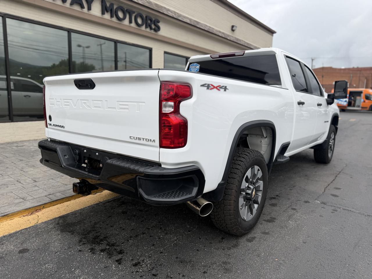Chevrolet Silverado 2500HD 4WD Crew Cab 159" Custom 2022