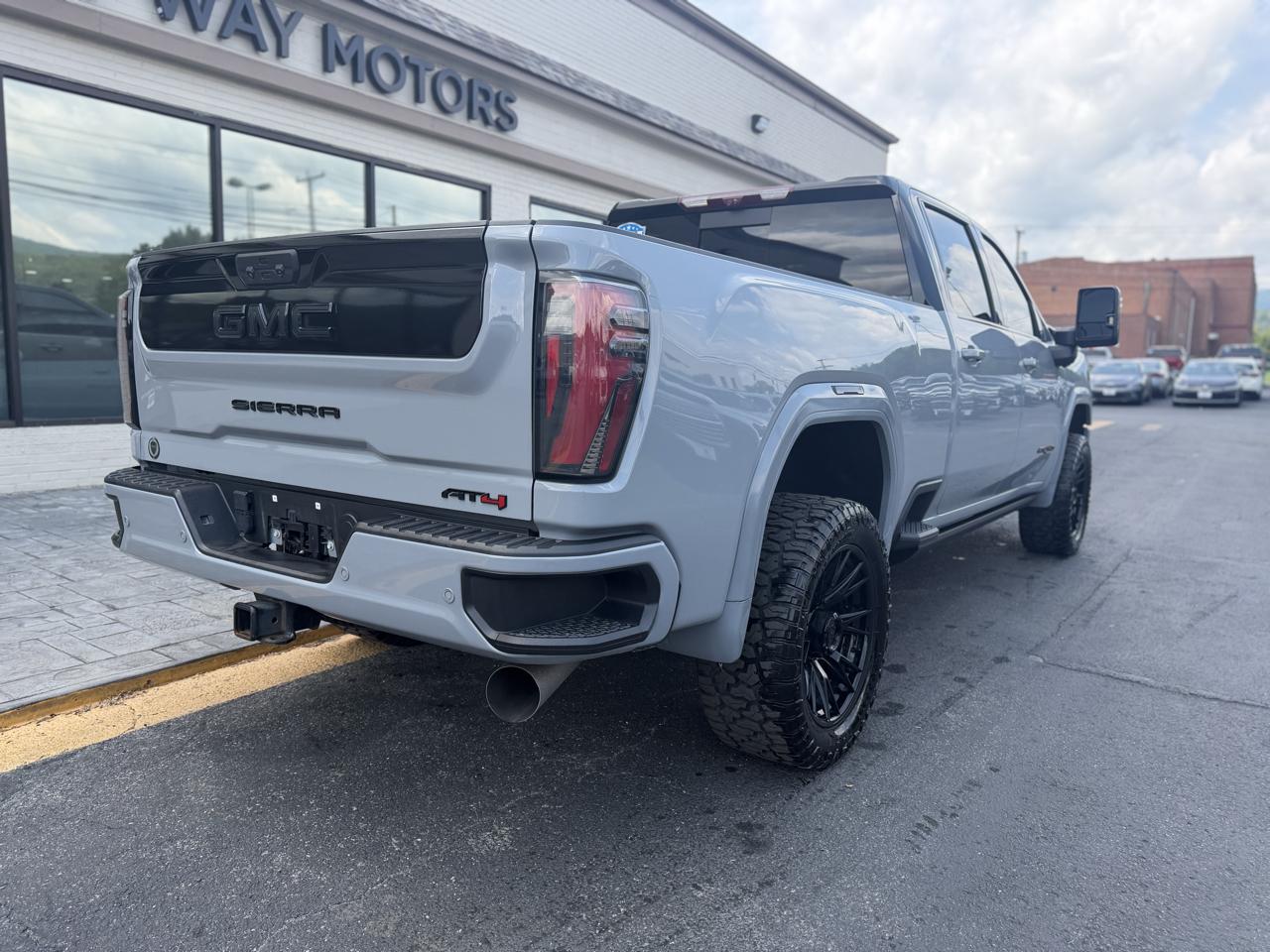 GMC Sierra 2500HD 4WD Crew Cab 159" AT4 2024