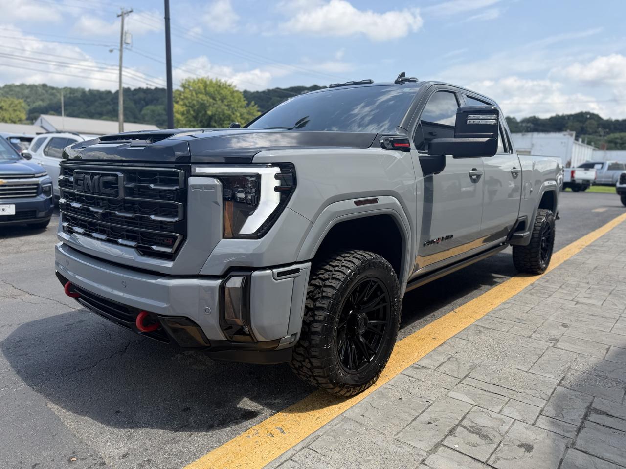 GMC Sierra 2500HD 4WD Crew Cab 159" AT4 2024