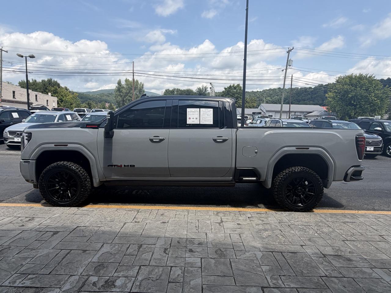 GMC Sierra 2500HD 4WD Crew Cab 159" AT4 2024