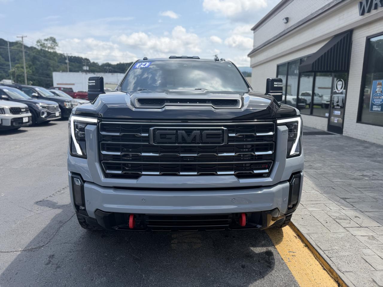 GMC Sierra 2500HD 4WD Crew Cab 159" AT4 2024
