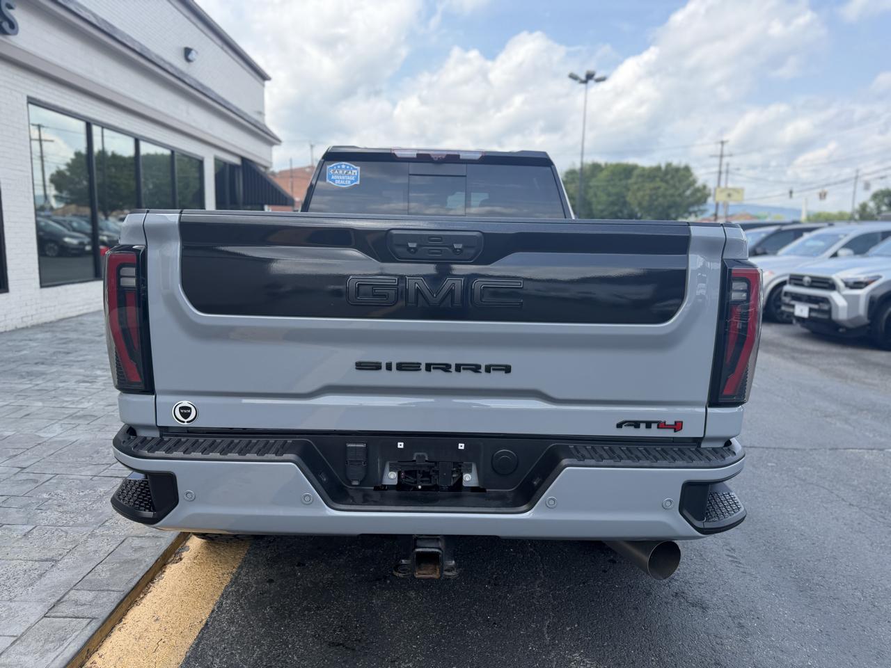 GMC Sierra 2500HD 4WD Crew Cab 159" AT4 2024