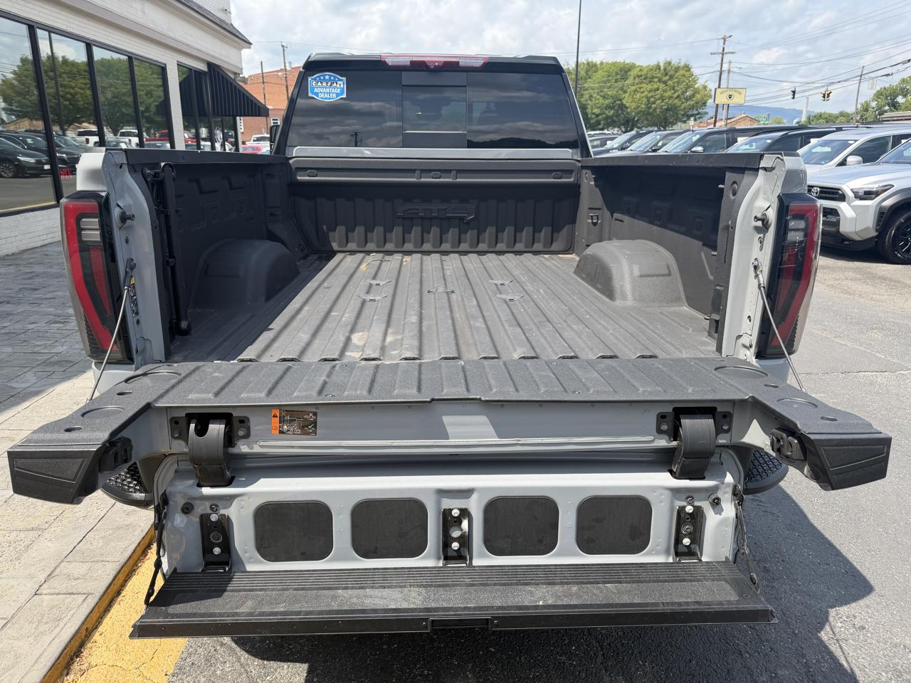 GMC Sierra 2500HD 4WD Crew Cab 159" AT4 2024