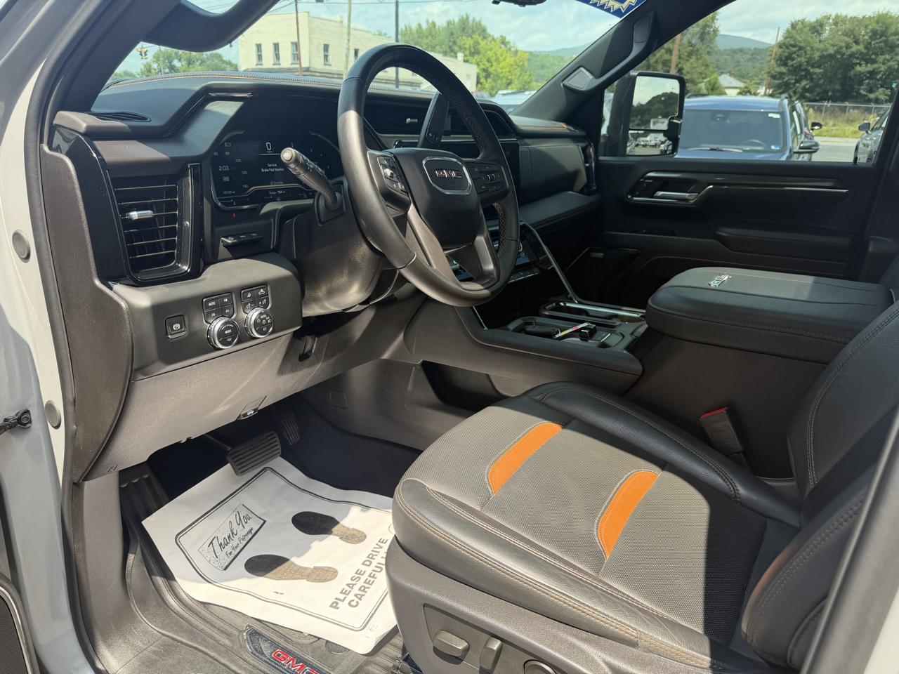 GMC Sierra 2500HD 4WD Crew Cab 159" AT4 2024