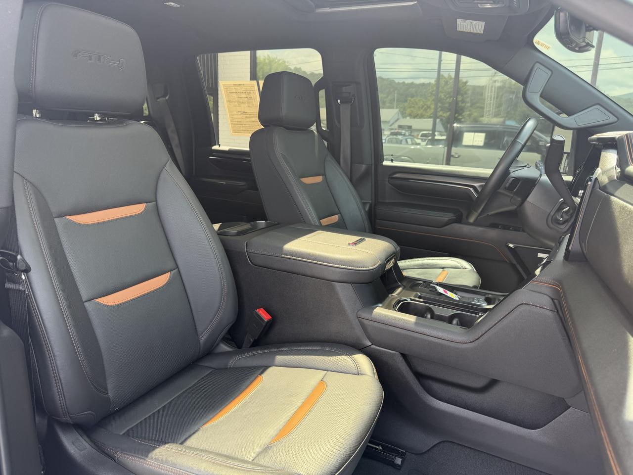 GMC Sierra 2500HD 4WD Crew Cab 159" AT4 2024