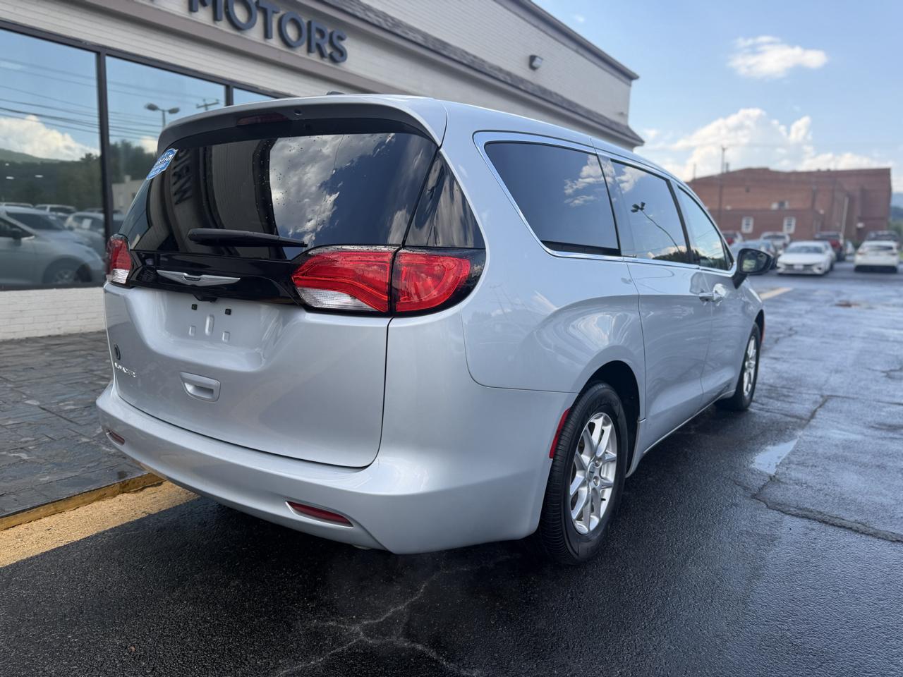 Chrysler Voyager LX FWD 2024