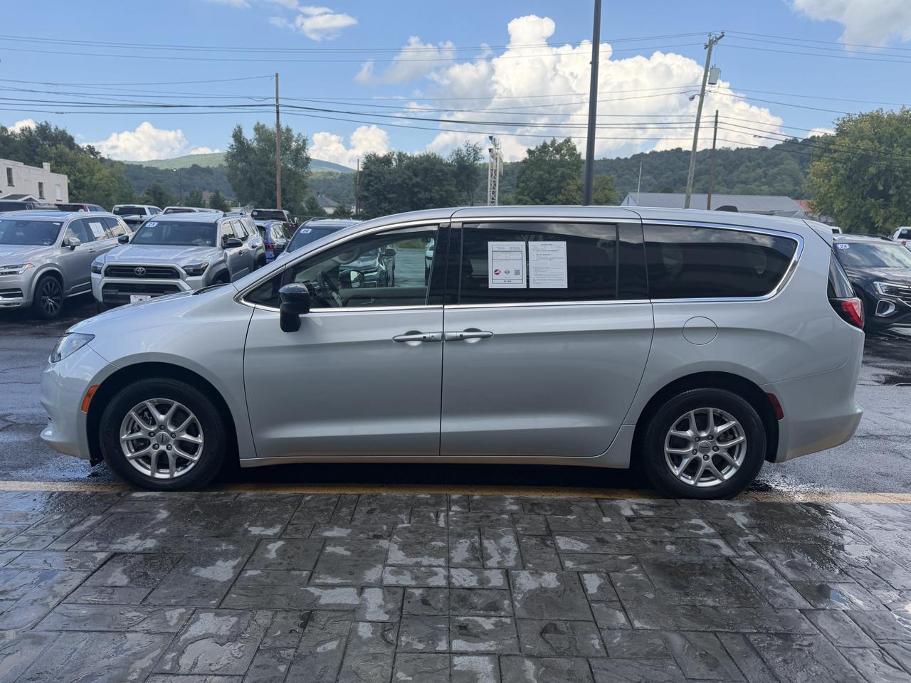 Chrysler Voyager LX FWD 2024