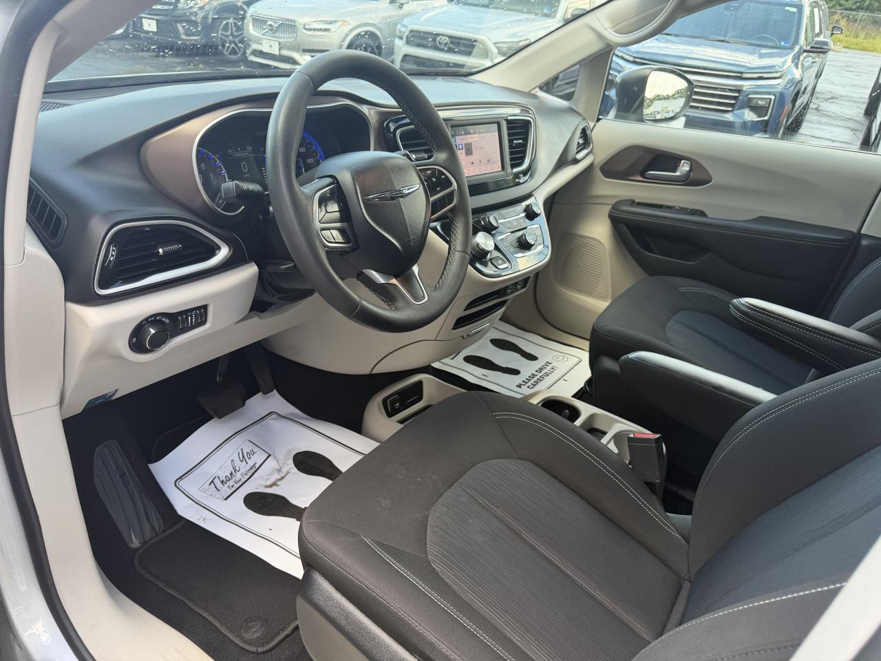 Chrysler Voyager LX FWD 2024