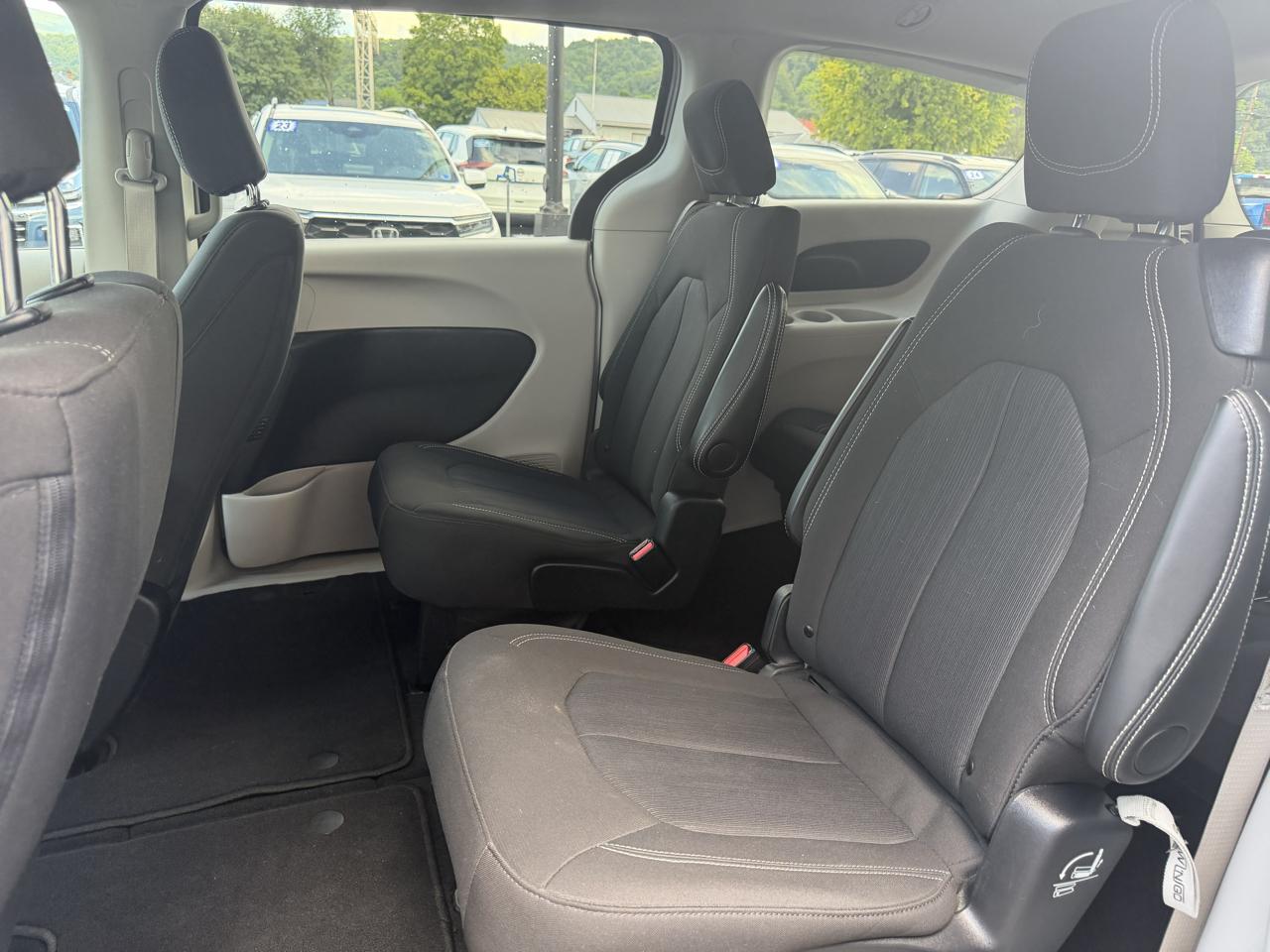Chrysler Voyager LX FWD 2024