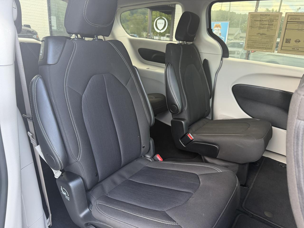 Chrysler Voyager LX FWD 2024