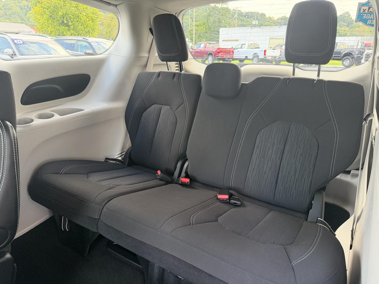 Chrysler Voyager LX FWD 2024