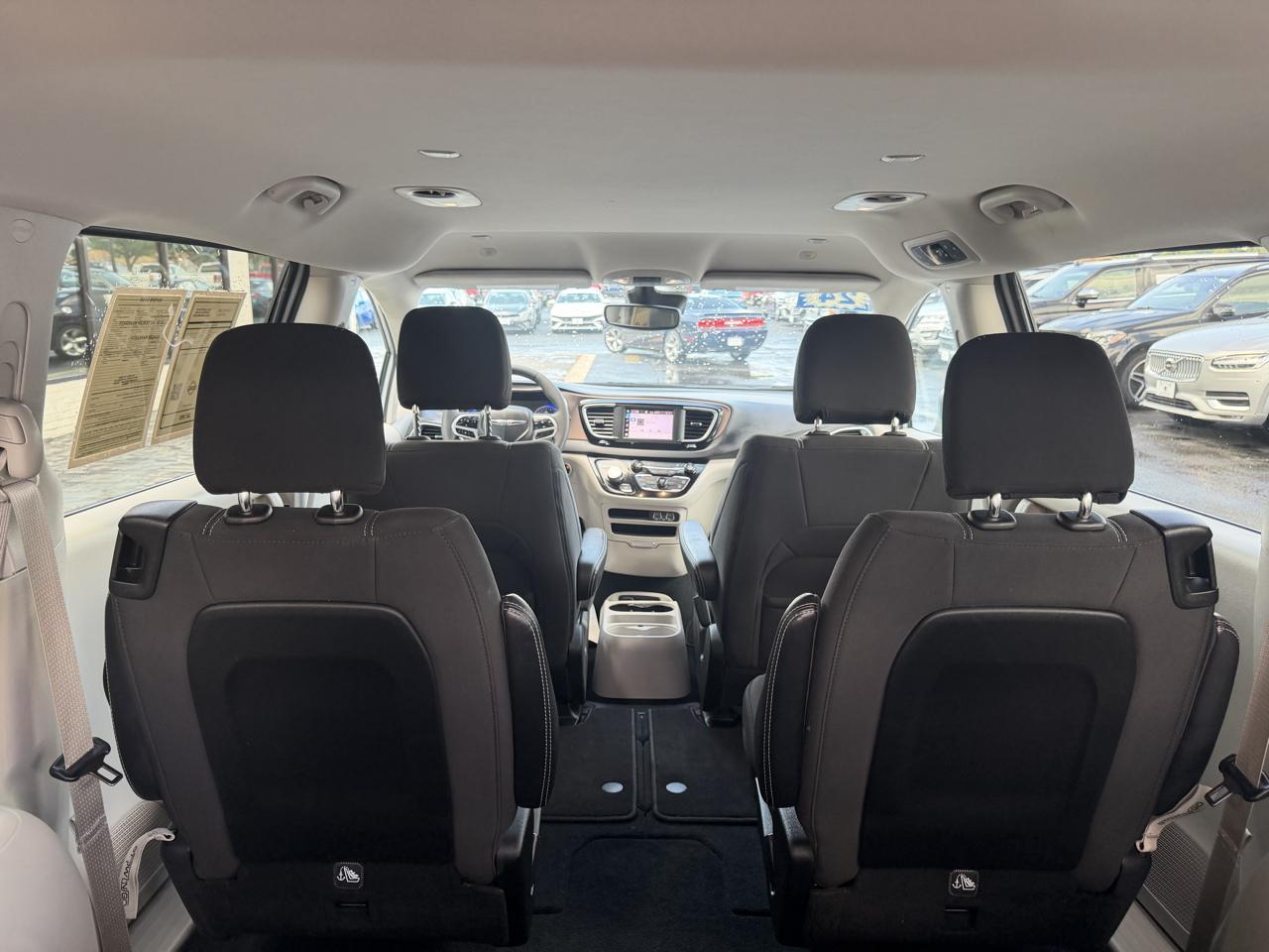 Chrysler Voyager LX FWD 2024