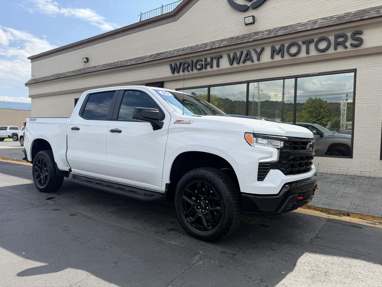 2025 Chevrolet Silverado 1500 4WD CREW CAB 147" LT TRAI