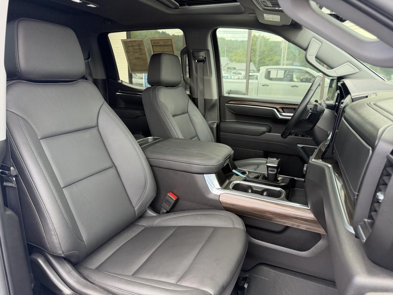 Chevrolet Silverado 1500  2025