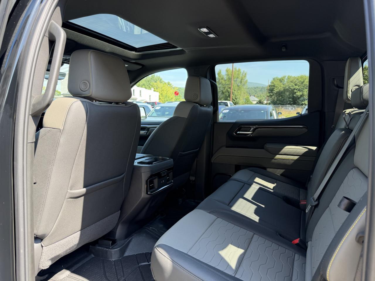 Chevrolet Silverado 1500 4WD Crew Cab 147" ZR2 2026