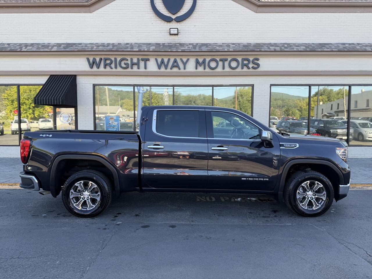 GMC Sierra 1500 4WD Crew Cab 147" SLT 2026
