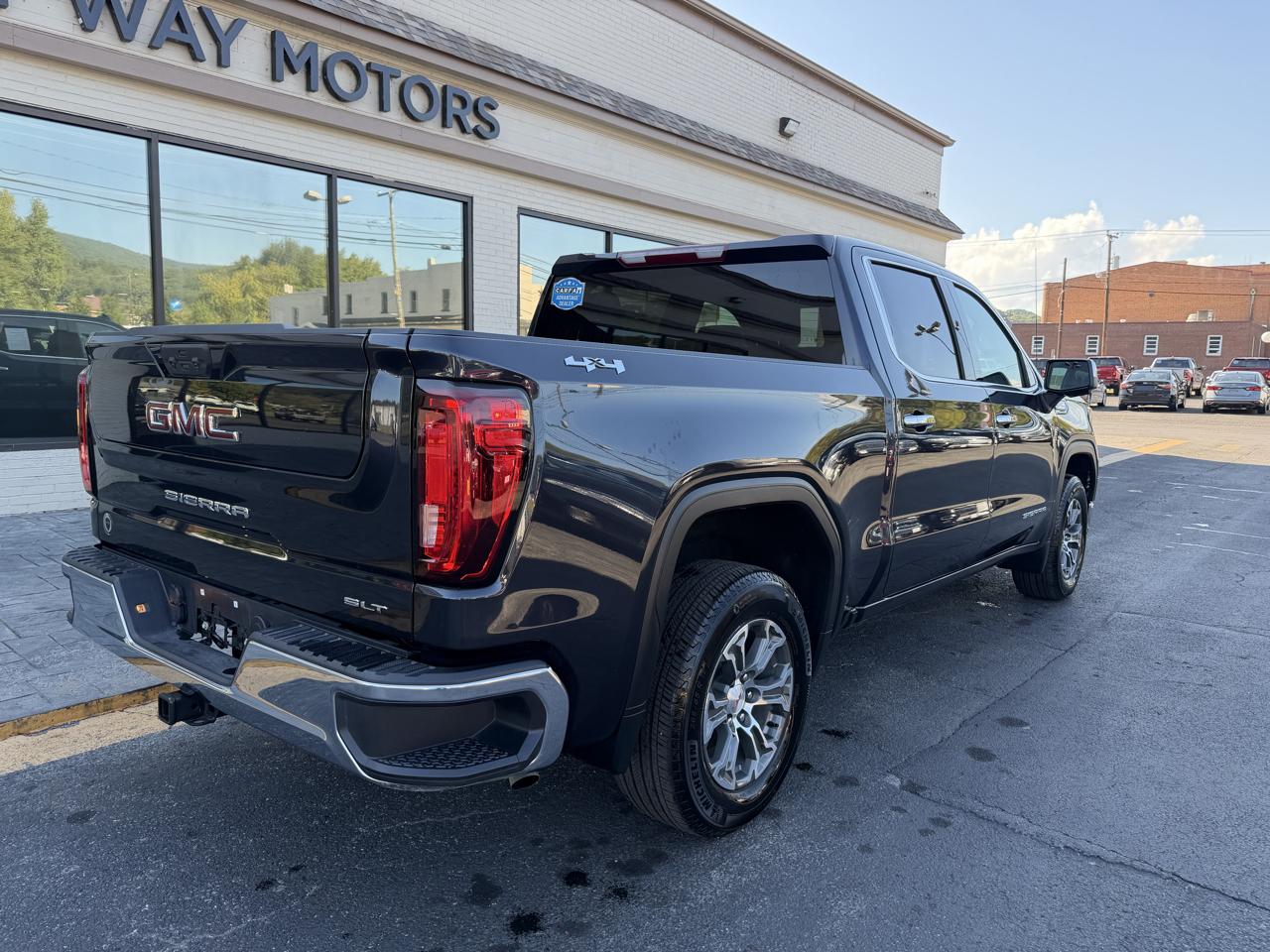 GMC Sierra 1500 4WD Crew Cab 147" SLT 2026