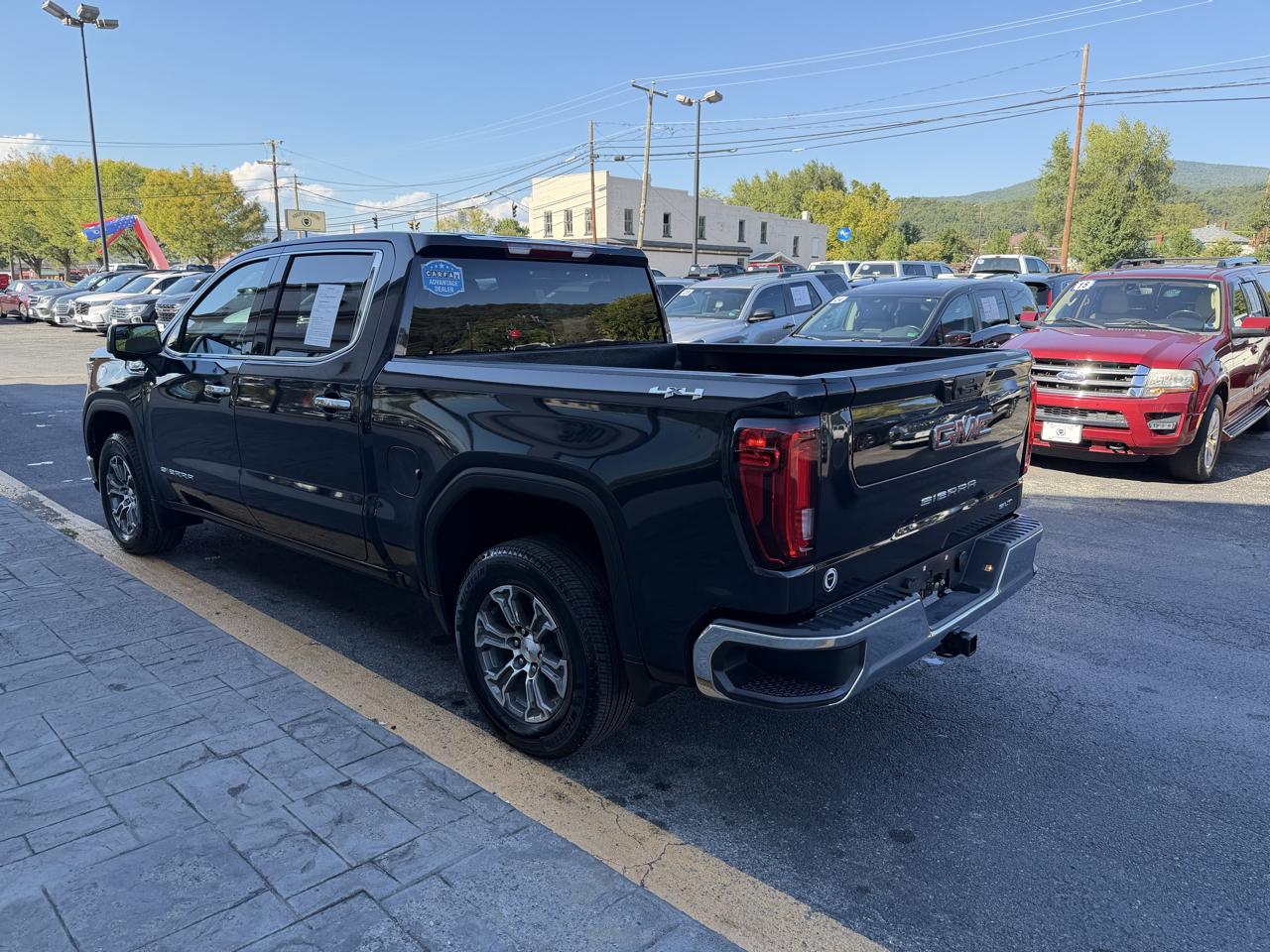 GMC Sierra 1500 4WD Crew Cab 147" SLT 2026