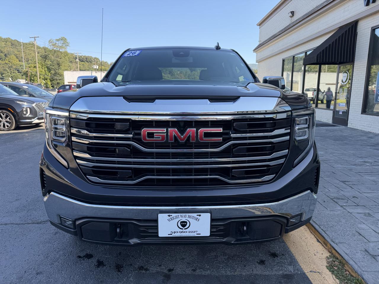 GMC Sierra 1500 4WD Crew Cab 147" SLT 2026
