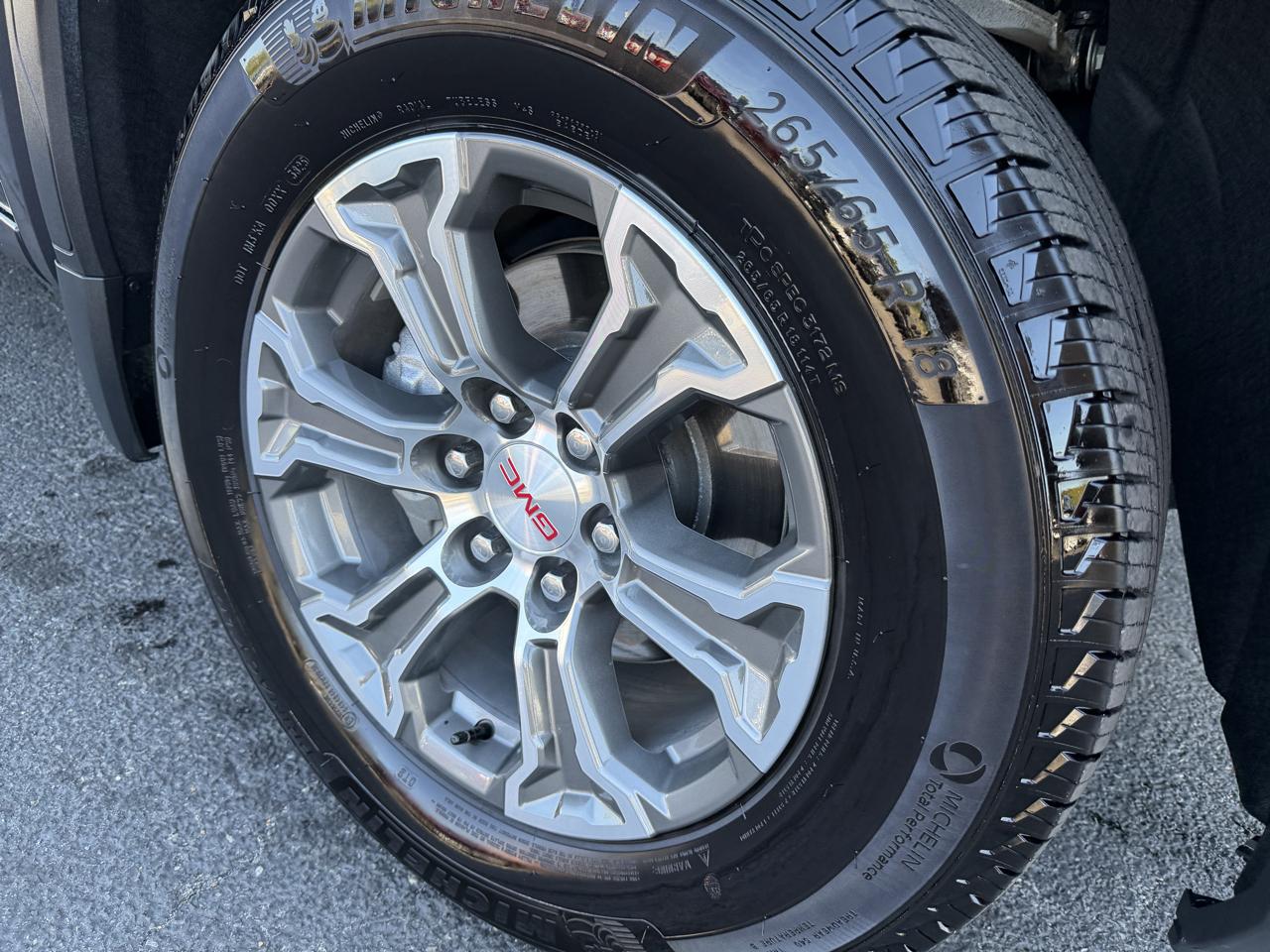 GMC Sierra 1500 4WD Crew Cab 147" SLT 2026
