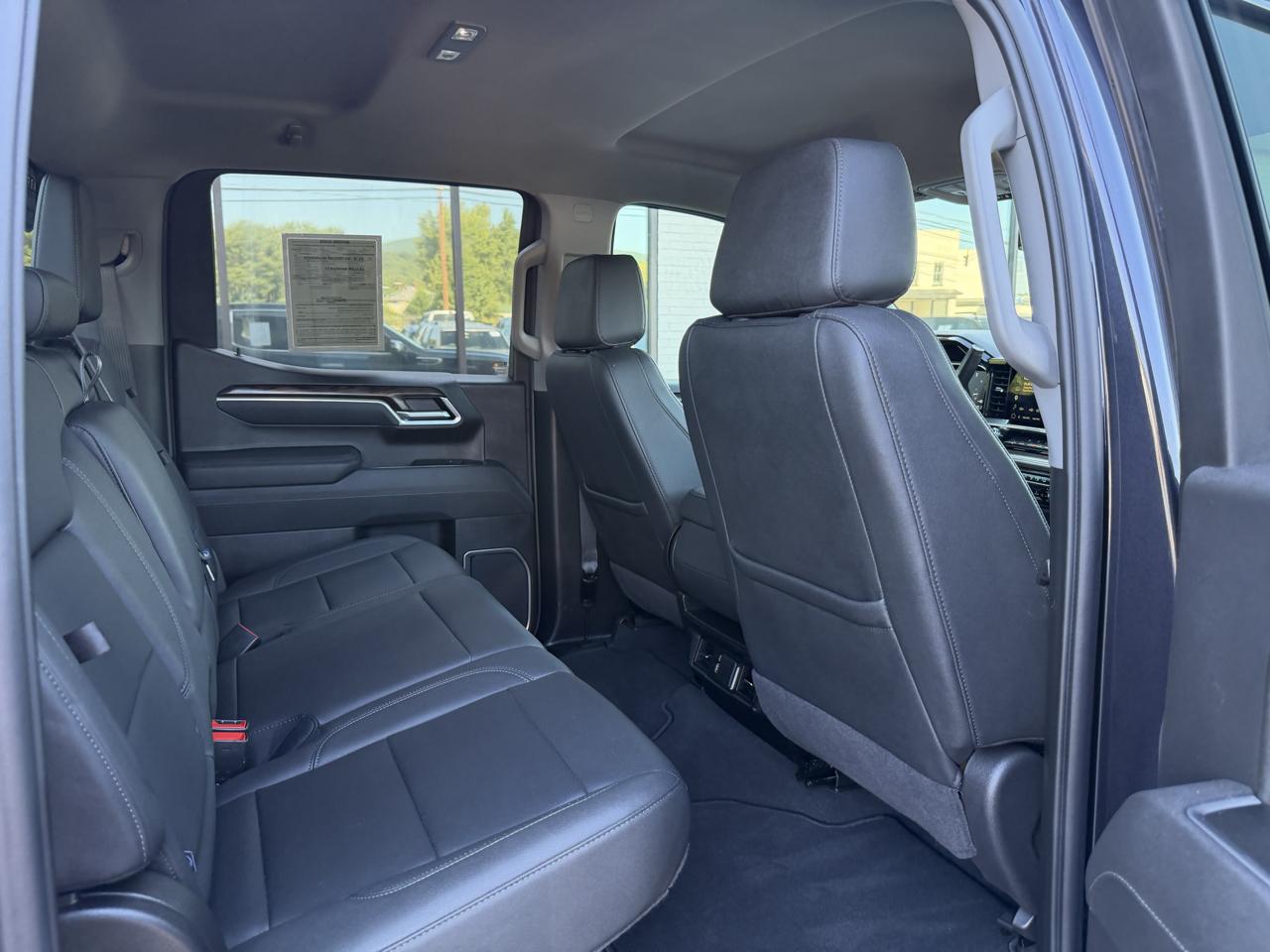 GMC Sierra 1500 4WD Crew Cab 147" SLT 2026