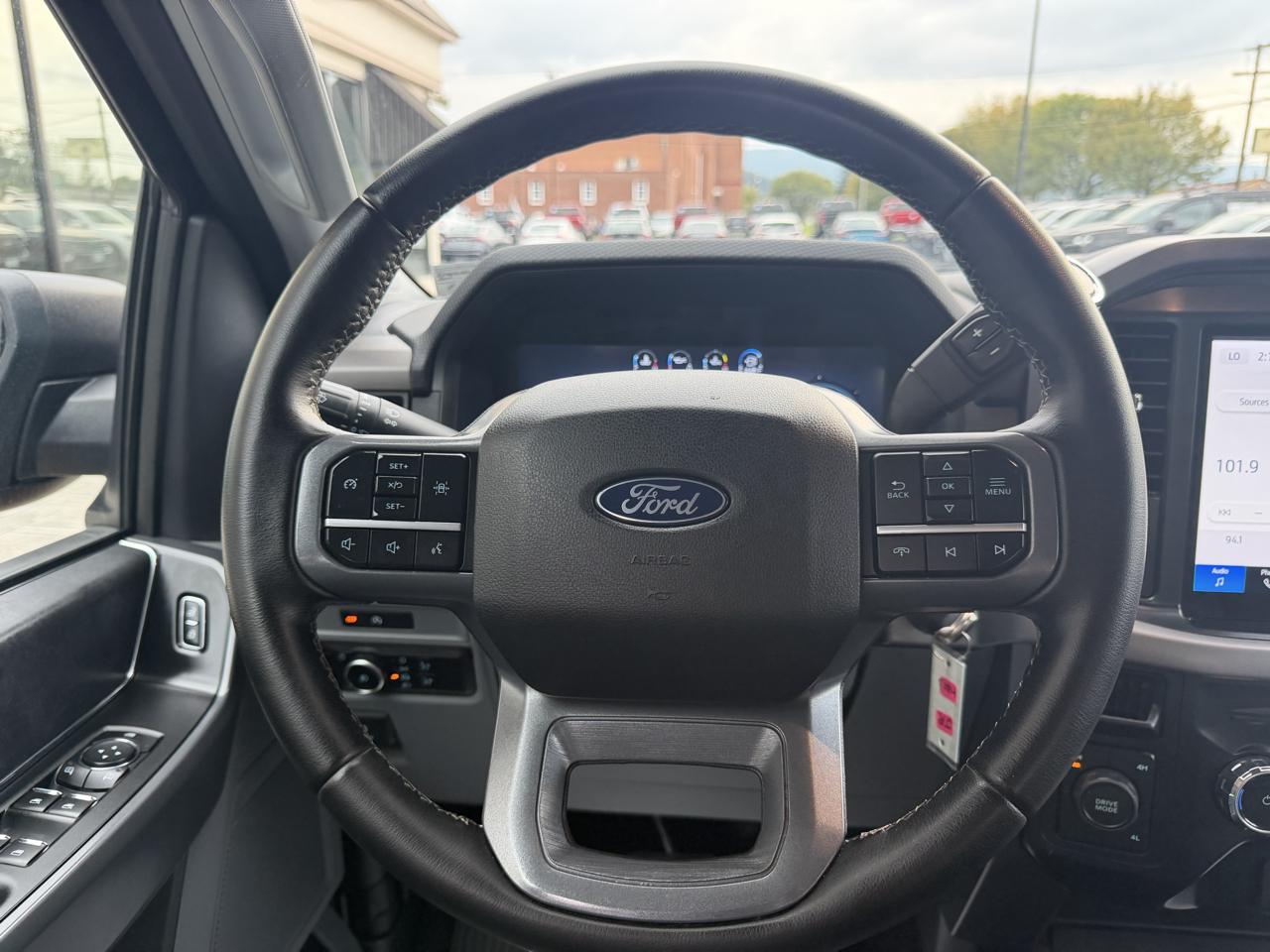 Ford F-150 4WD SuperCrew 145" XLT 2025