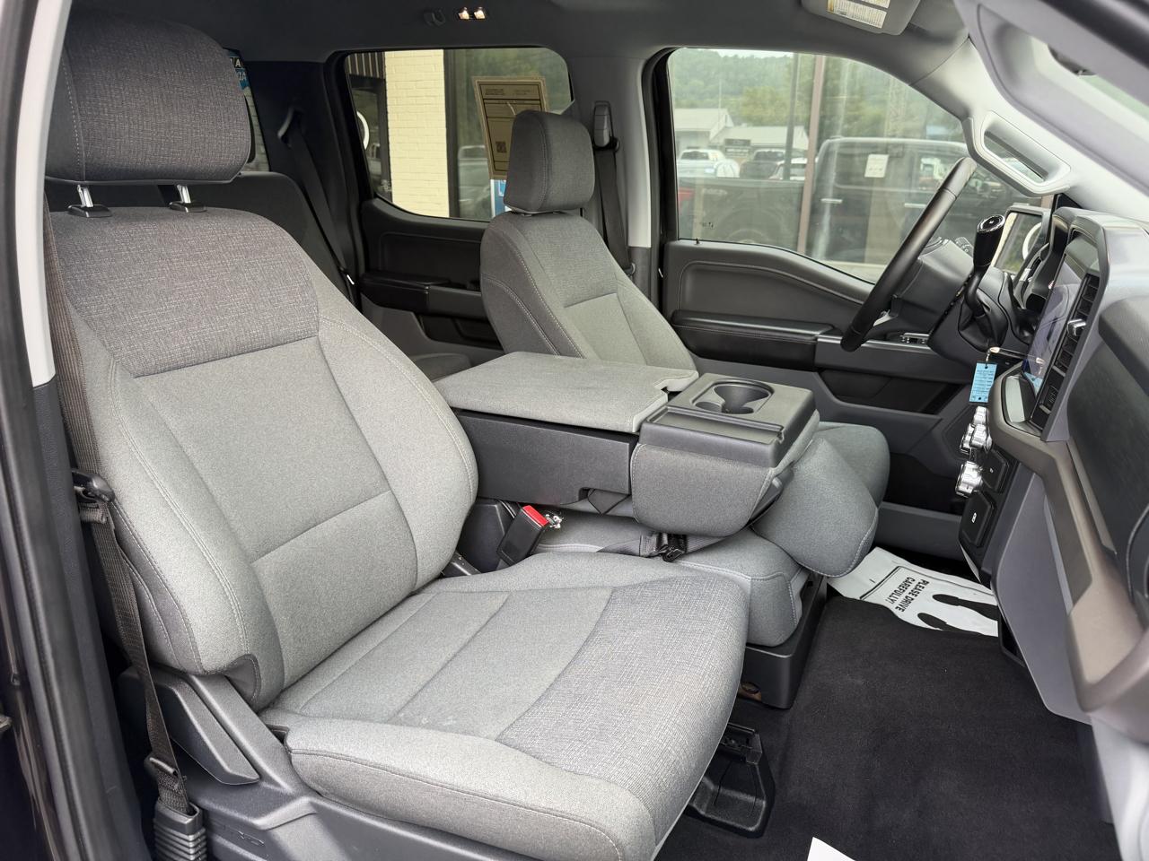 Ford F-150 4WD SuperCrew 145" XLT 2025