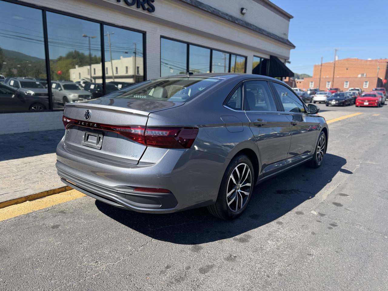 Volkswagen Jetta SE Auto 2025