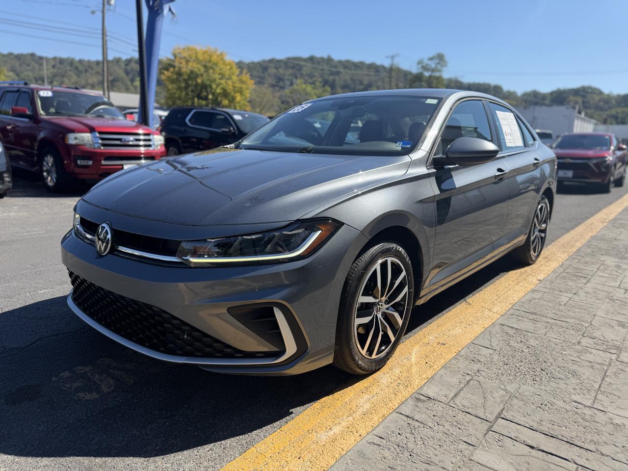 Volkswagen Jetta SE Auto 2025