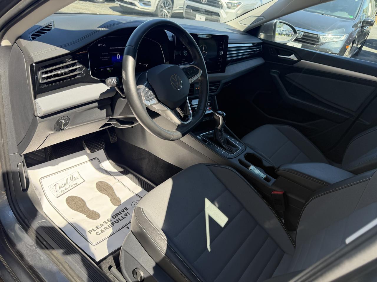 Volkswagen Jetta SE Auto 2025
