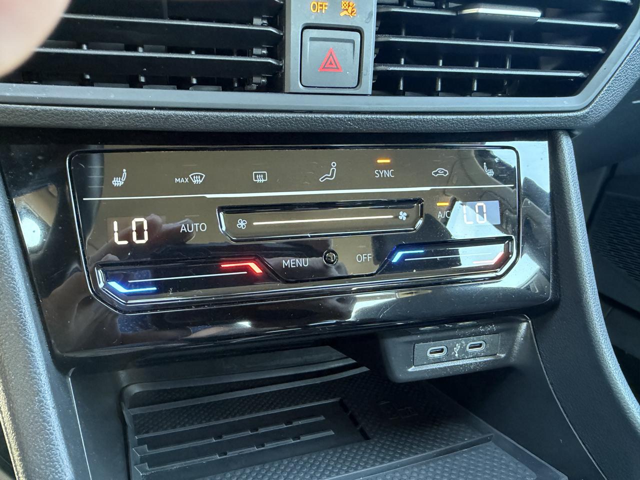 Volkswagen Jetta SE Auto 2025