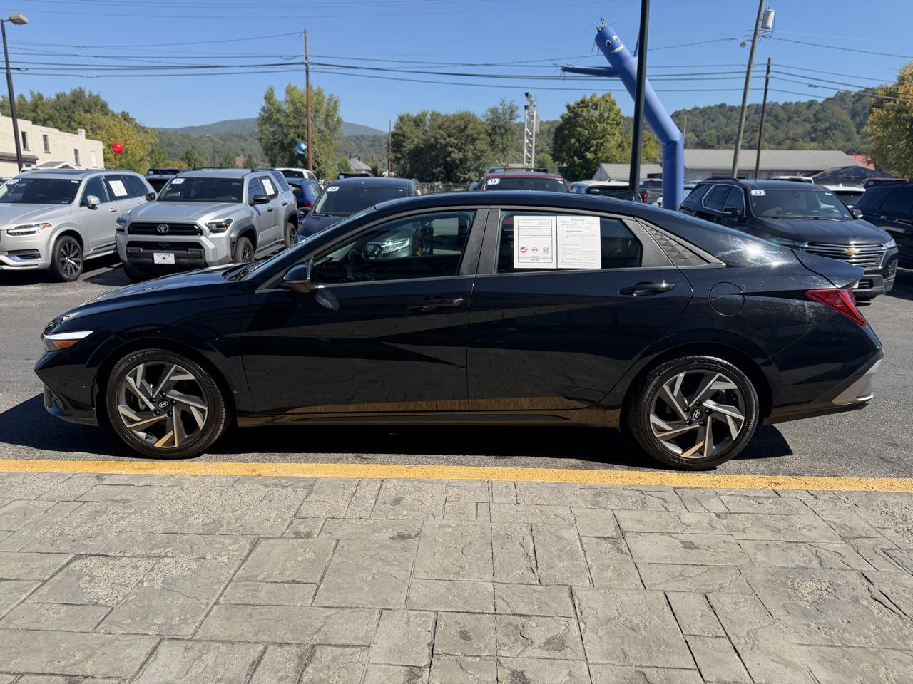 Hyundai Elantra Limited IVT 2025