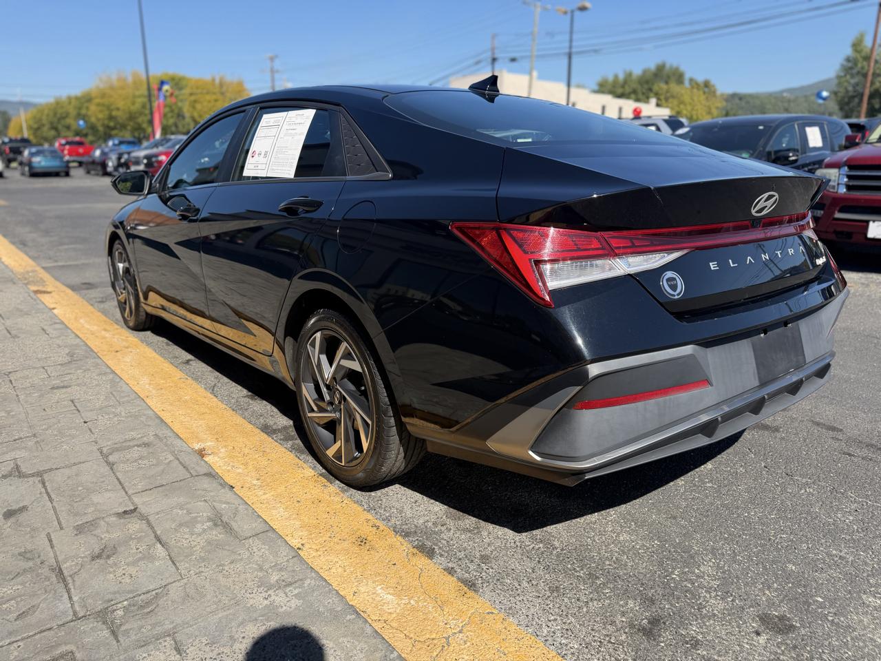 Hyundai Elantra Limited IVT 2025