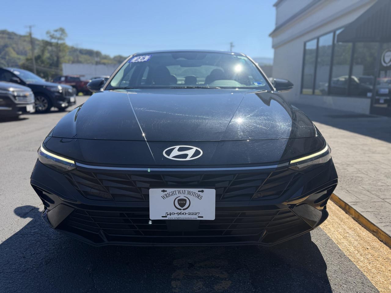 Hyundai Elantra Limited IVT 2025