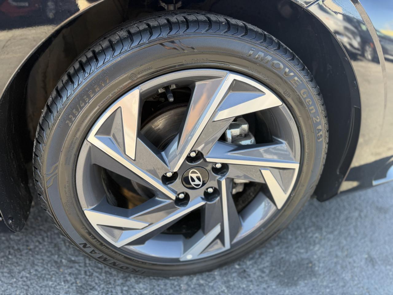 Hyundai Elantra Limited IVT 2025