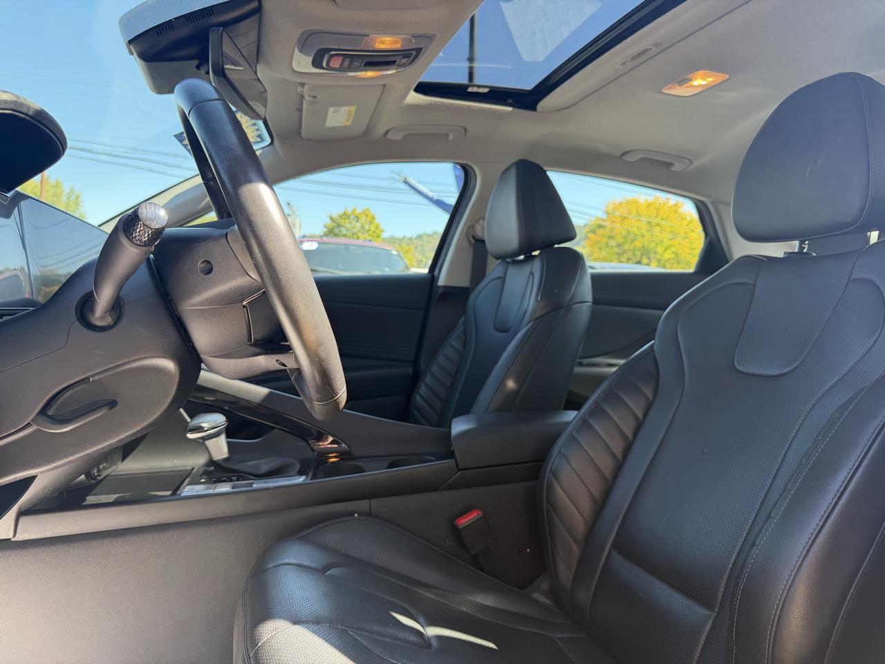 Hyundai Elantra Limited IVT 2025