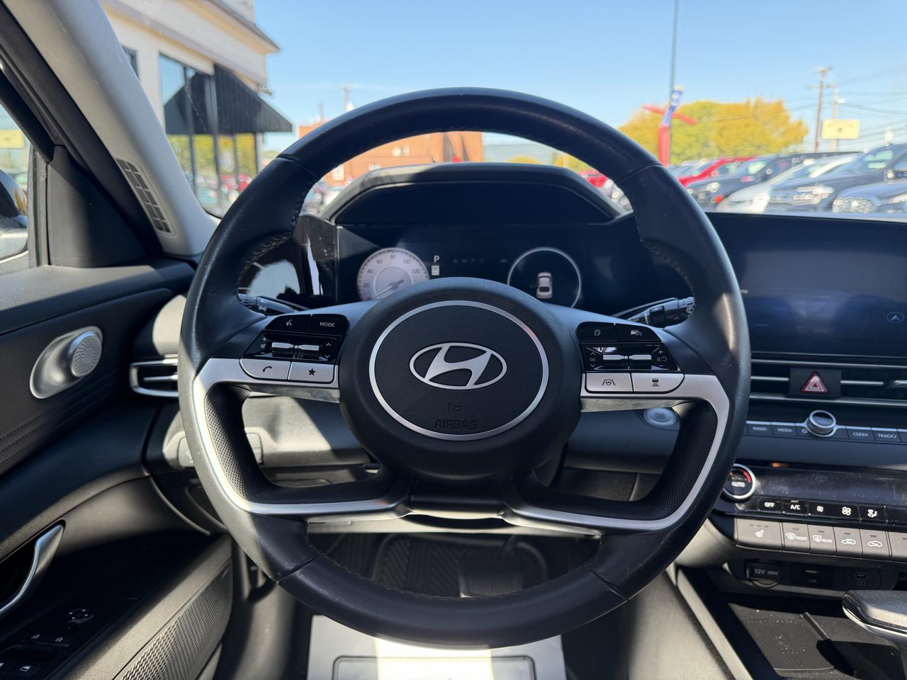 Hyundai Elantra Limited IVT 2025