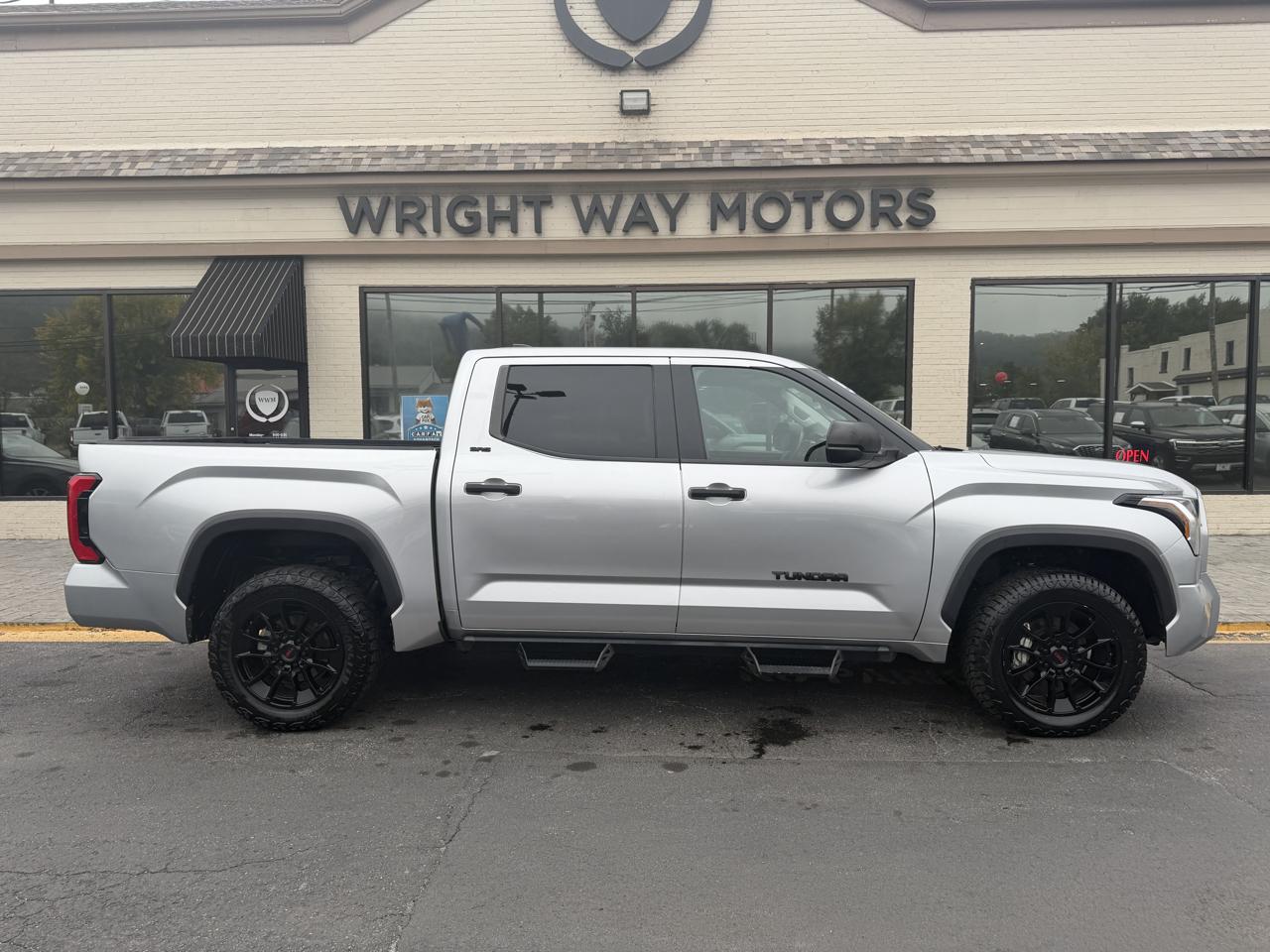 Toyota Tundra  2023