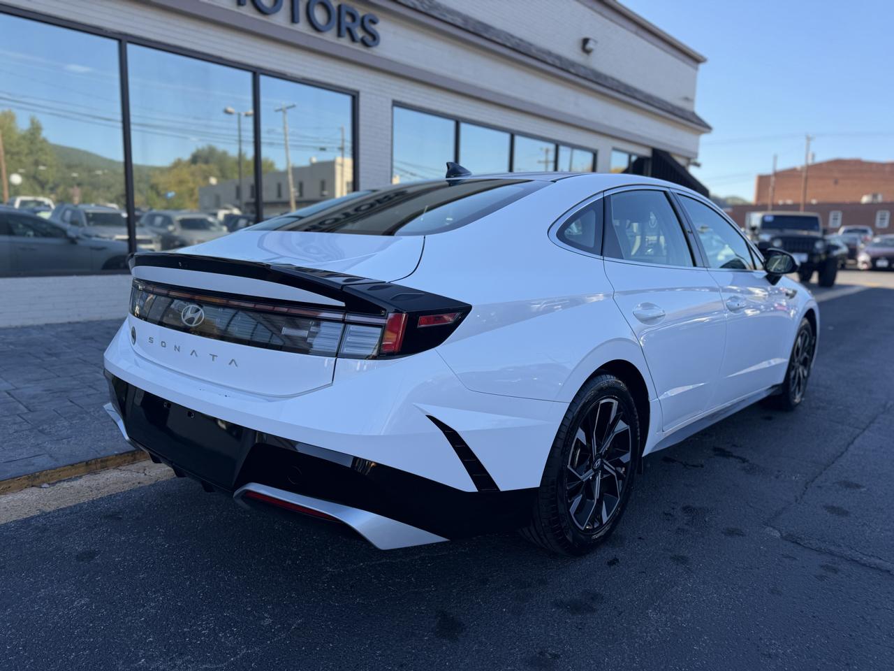 Hyundai Sonata SEL 2.5L FWD 2024