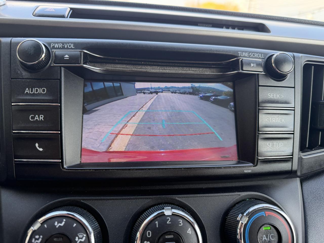 Toyota RAV4 LE AWD 2018