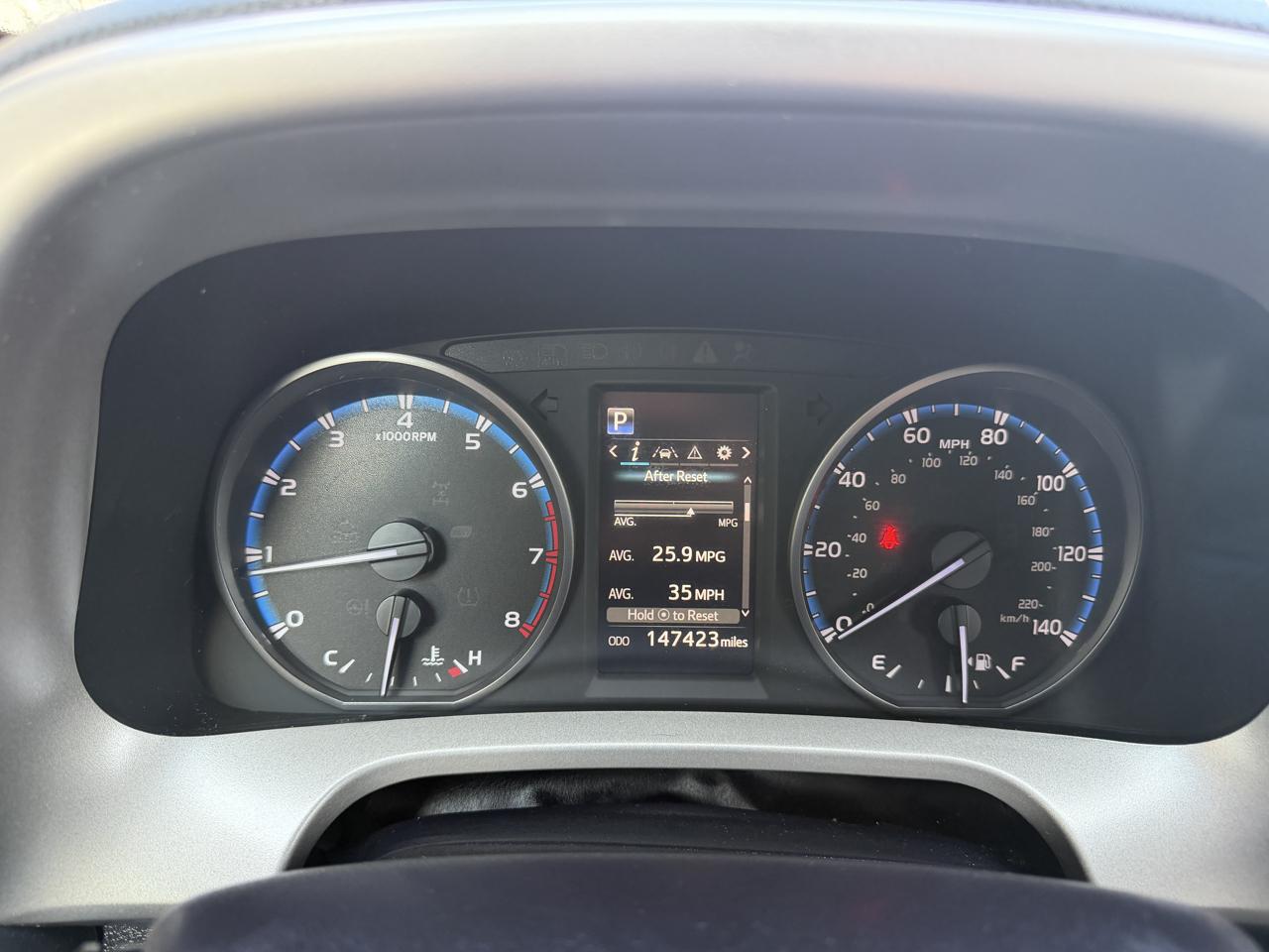 Toyota RAV4 LE AWD 2018