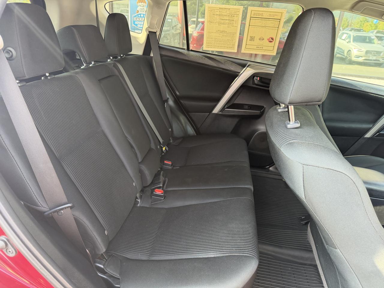 Toyota RAV4 LE AWD 2018