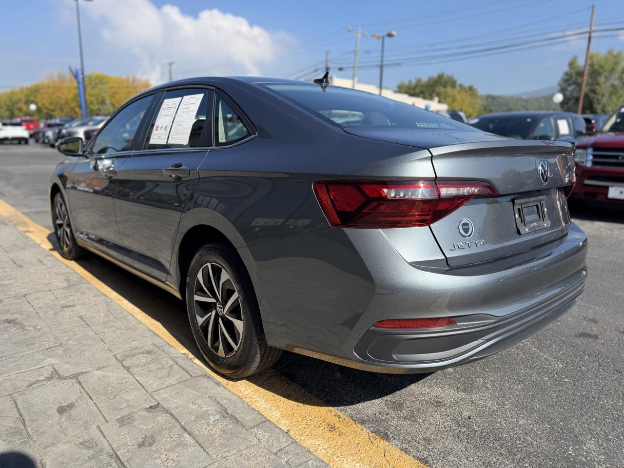 Volkswagen Jetta S Auto 2024