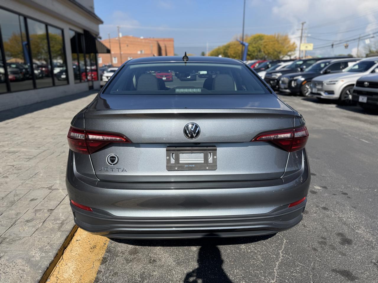 Volkswagen Jetta S Auto 2024