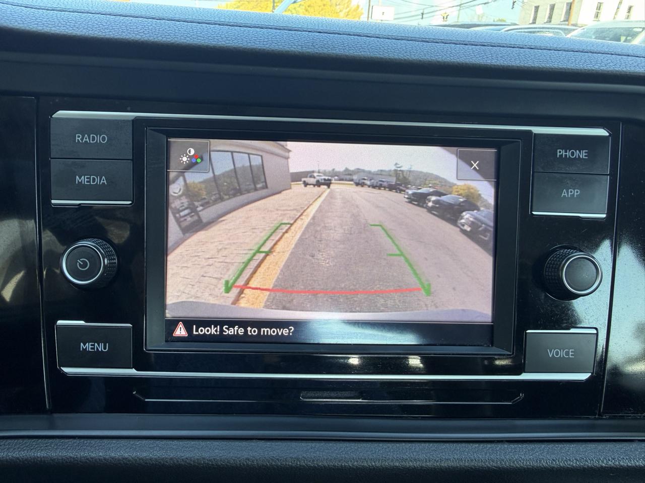 Volkswagen Jetta S Auto 2024